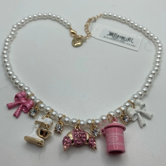 BETSEY JOHNSON ‘Baby Cakes’ Baker’s Delight Faux Pearl Baking Charm Necklace NWT - Picture 7 of 11